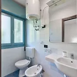 Апартаменты Ginestra Deluxe Idromassaggio Privato E Piscina