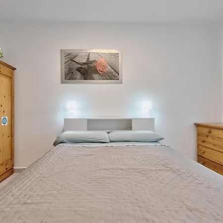 Daire Ginestra Deluxe Idromassaggio Privato E Piscina *