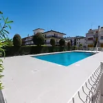 Апартаменты Ginestra Deluxe Idromassaggio Privato E Piscina *