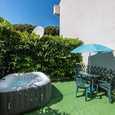 Ginestra Deluxe Idromassaggio Privato E Piscina アパート *